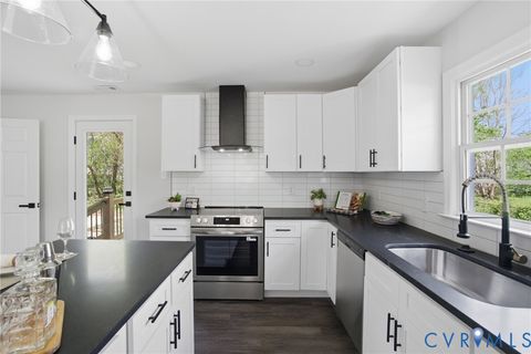 Tiny photo for 2205 Dublin Street, Hopewell, VA 23860 (MLS # 2608129)