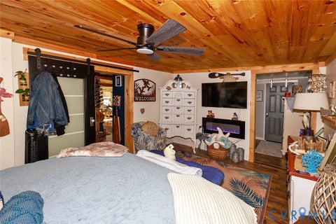 Tiny photo for 489 James River Overview, Spring Grove, VA 23881 (MLS # 2629231)