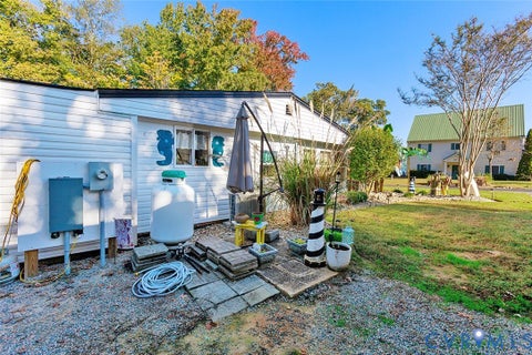 Tiny photo for 489 James River Overview, Spring Grove, VA 23881 (MLS # 2629231)