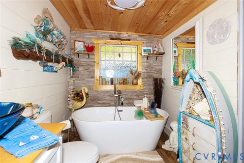 Tiny photo for 489 James River Overview, Spring Grove, VA 23881 (MLS # 2629231)