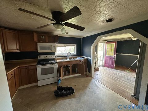 Tiny photo for 4668 Nutbush Road, Green Bay, VA 23942 (MLS # 2608904)