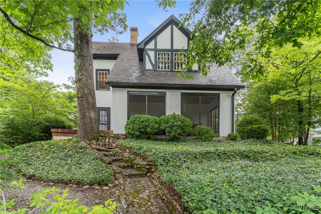 5105 Riverside Drive