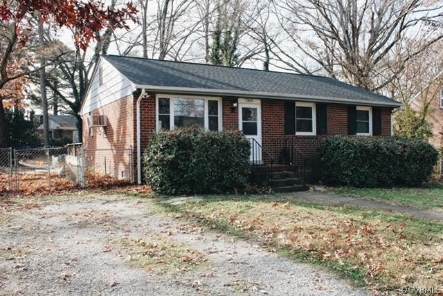 Photo 1 of 15 — 7209 Erskine Street, Henrico, VA 23228
