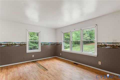 Tiny photo for 26022 Zion Road, Ruther Glen, VA 22546 (MLS # 2527877)