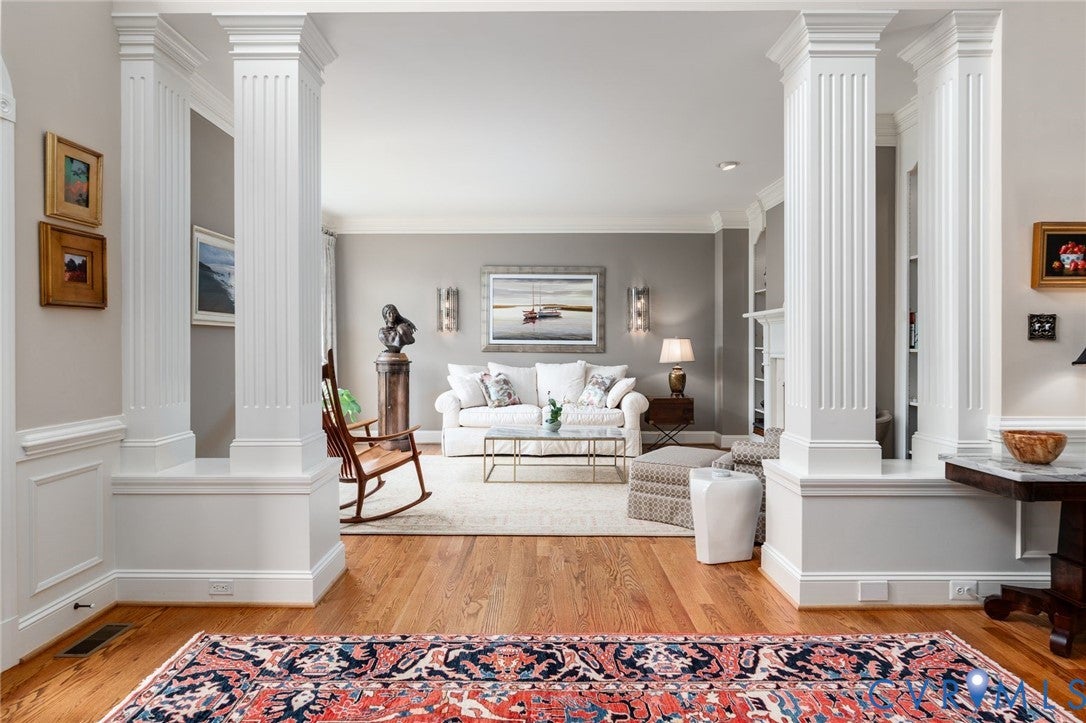 305 Glenmeade Circle