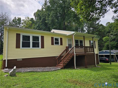Tiny photo for 915 2nd Street, Nottoway, VA 23824 (MLS # 2622241)