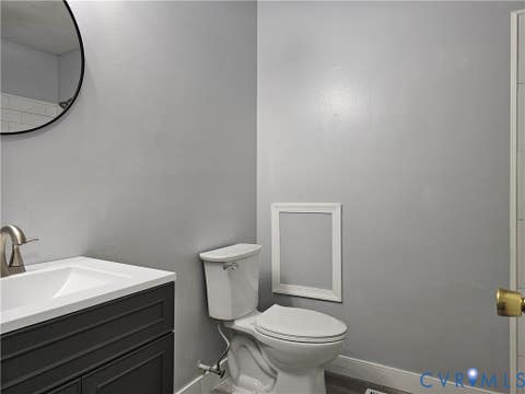 Tiny photo for 915 2nd Street, Nottoway, VA 23824 (MLS # 2622241)