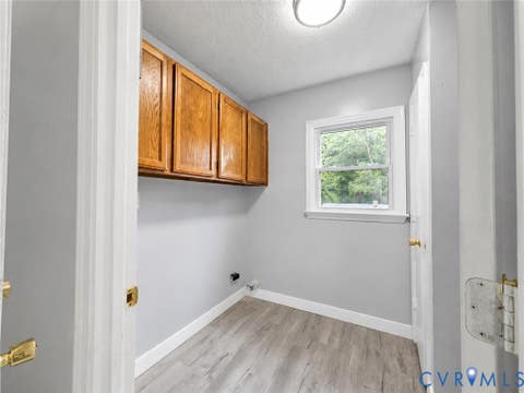 Tiny photo for 915 2nd Street, Nottoway, VA 23824 (MLS # 2622241)