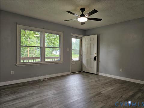 Tiny photo for 915 2nd Street, Nottoway, VA 23824 (MLS # 2622241)