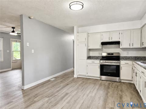 Tiny photo for 915 2nd Street, Nottoway, VA 23824 (MLS # 2622241)
