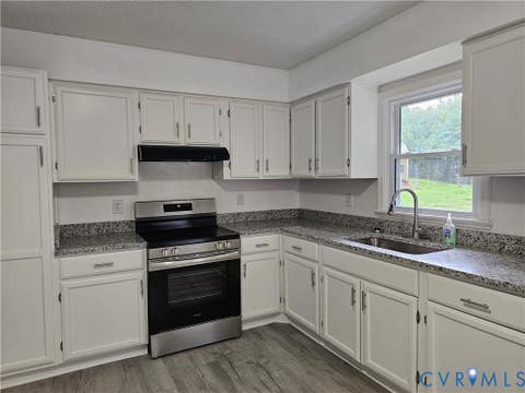 Tiny photo for 915 2nd Street, Nottoway, VA 23824 (MLS # 2622241)