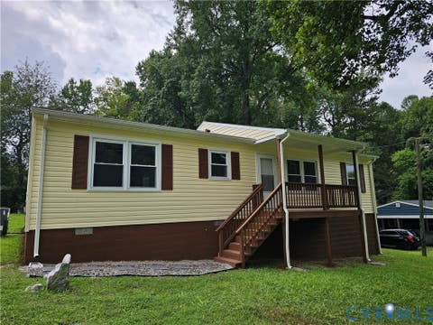 Tiny photo for 915 2nd Street, Nottoway, VA 23824 (MLS # 2622241)