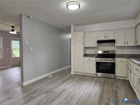 Tiny photo for 915 2nd Street, Nottoway, VA 23824 (MLS # 2622241)
