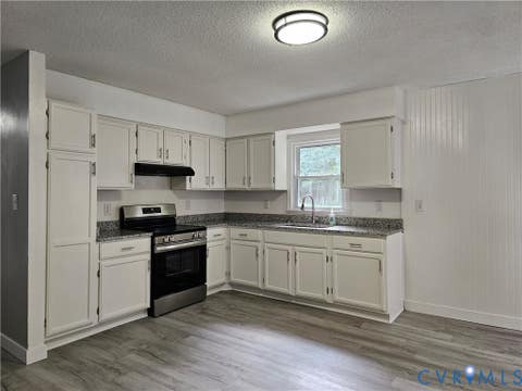 Tiny photo for 915 2nd Street, Nottoway, VA 23824 (MLS # 2622241)
