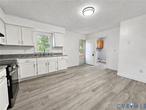 Tiny photo for 915 2nd Street, Nottoway, VA 23824 (MLS # 2622241)