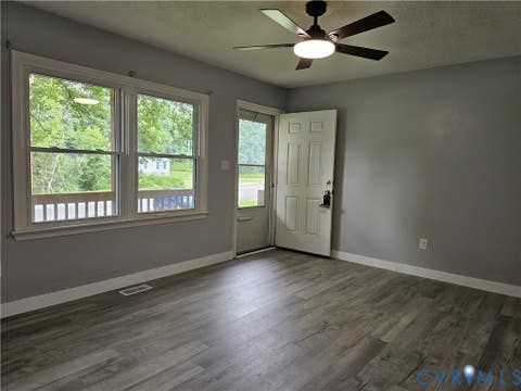 Tiny photo for 915 2nd Street, Nottoway, VA 23824 (MLS # 2622241)