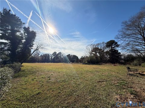 Photo of 623 B Fairfield Boulevard, Hampton, VA 23669 (MLS # 2533529)