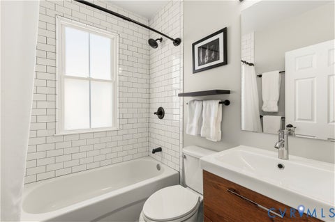 Tiny photo for 109 W 33rd Street, Richmond, VA 23225 (MLS # 2628306)