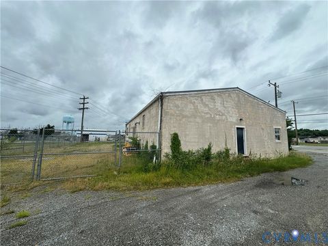 Tiny photo for 601 E Randolph Road, Hopewell, VA 23860 (MLS # 2614138)