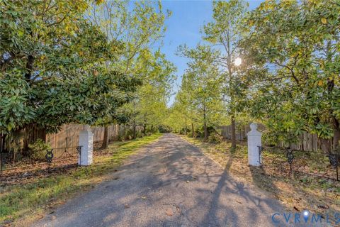 Tiny photo for 3290 S Crater Road, Petersburg, VA 23805 (MLS # 2609827)