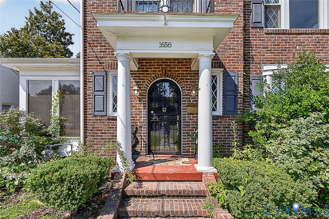 1658 Monticello Street - Photo 2