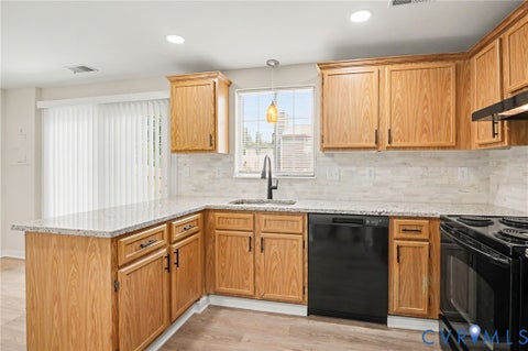 Tiny photo for 7952 Clovertree Court #7952, North Chesterfield, VA 23235 (MLS # 2619516)
