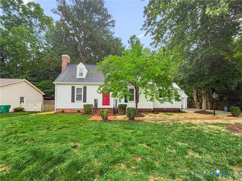 Photo of 422 Nottingham Drive, Colonial Heights, VA 23834 (MLS # 2622074)