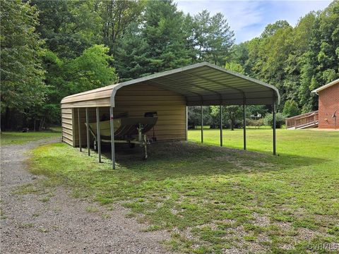 A home in Dillwyn