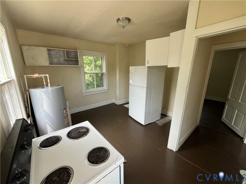 Tiny photo for 927 Farmer Street, Petersburg, VA 23803 (MLS # 2617357)