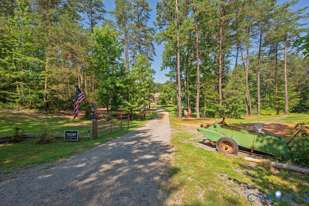 1799 W Chapel Drive