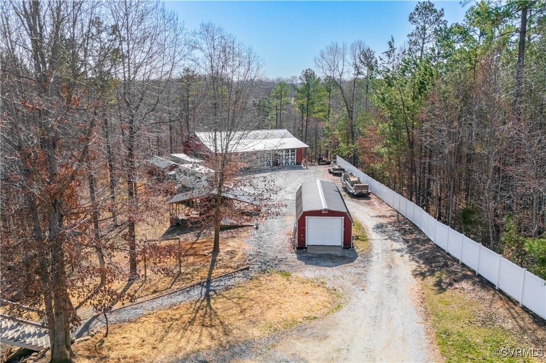 7601 Amelia Springs Rd