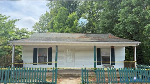 Tiny photo for 1100 CHERRY Street, Martinsville, VA 24112 (MLS # 2615255)