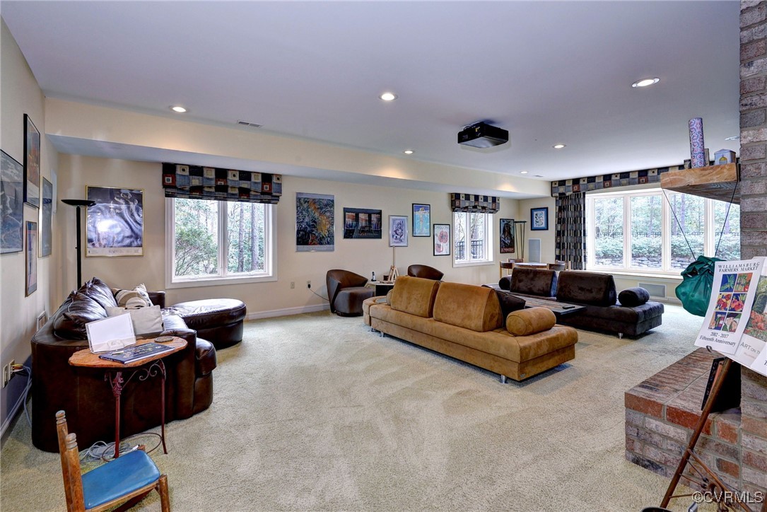 Williamsburg, Virginia 23185, United States, 5 Bedrooms Bedrooms, ,6 BathroomsBathrooms,Residential,Active,83619