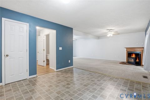 Tiny photo for 500 Montgomery Drive, Ruther Glen, VA 22546 (MLS # 2614040)