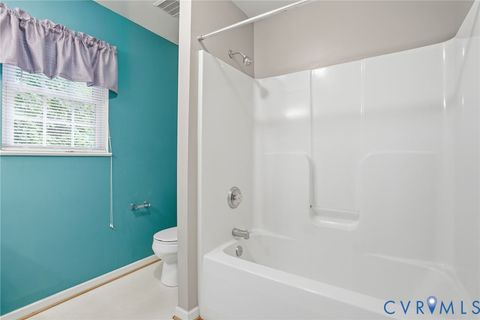 Tiny photo for 500 Montgomery Drive, Ruther Glen, VA 22546 (MLS # 2614040)