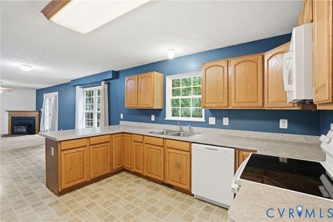 Tiny photo for 500 Montgomery Drive, Ruther Glen, VA 22546 (MLS # 2614040)