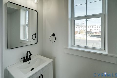 Tiny photo for 901 Commerce Street, Petersburg, VA 23803 (MLS # 2604230)