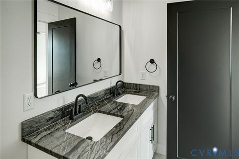 Tiny photo for 901 Commerce Street, Petersburg, VA 23803 (MLS # 2604230)