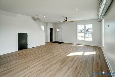 Tiny photo for 901 Commerce Street, Petersburg, VA 23803 (MLS # 2604230)