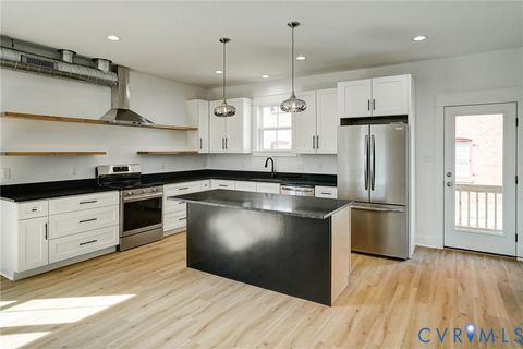 Tiny photo for 901 Commerce Street, Petersburg, VA 23803 (MLS # 2604230)