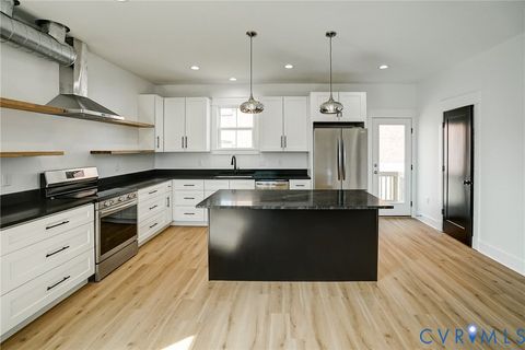 Tiny photo for 901 Commerce Street, Petersburg, VA 23803 (MLS # 2604230)