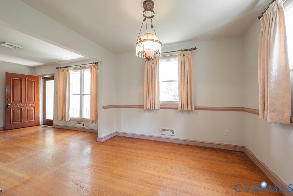 Henrico, Virginia 23229, United States, 3 Bedrooms Bedrooms, ,2 BathroomsBathrooms,Residential,Pending,182273