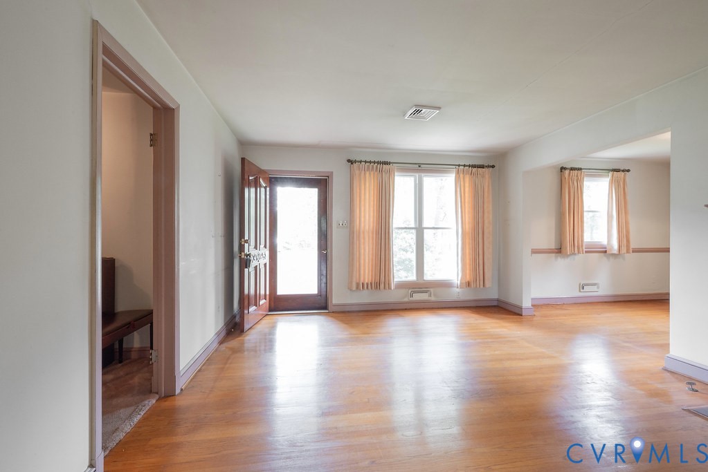 Henrico, Virginia 23229, United States, 3 Bedrooms Bedrooms, ,2 BathroomsBathrooms,Residential,Pending,182273