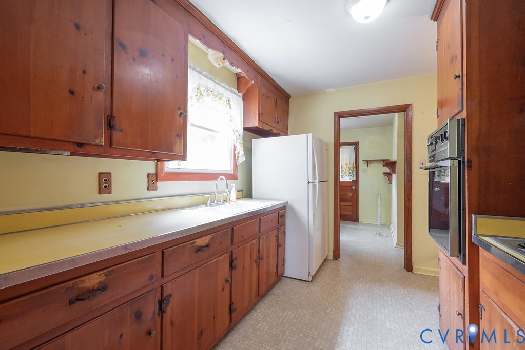 Henrico, Virginia 23229, United States, 3 Bedrooms Bedrooms, ,2 BathroomsBathrooms,Residential,Pending,182273