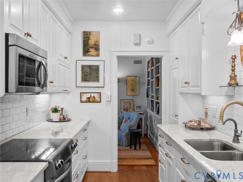 Tiny photo for 5621 Cary Street Road #U506, Richmond, VA 23226 (MLS # 2628126)