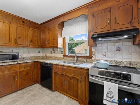 Tiny photo for 4916 Cochise Trail, North Chesterfield, VA 23237 (MLS # 2625168)