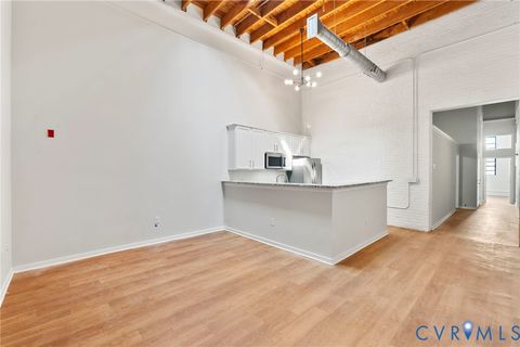 Photo of 1716 Summit Avenue #24, Richmond, VA 23230 (MLS # 2601029)