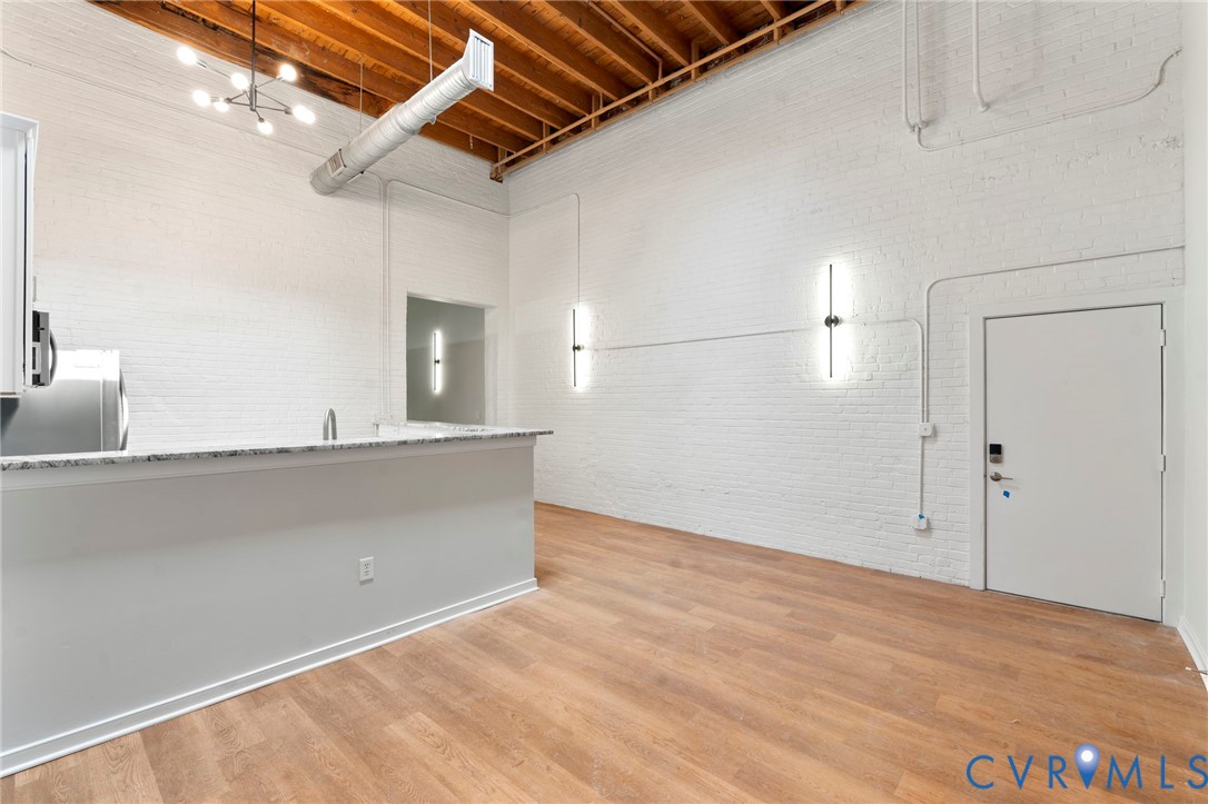 1716 Summit Avenue 24