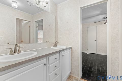 Tiny photo for 9174 Howardsville Road, Howardsville, VA 24562 (MLS # 2533201)