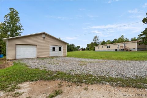 A home in Louisa